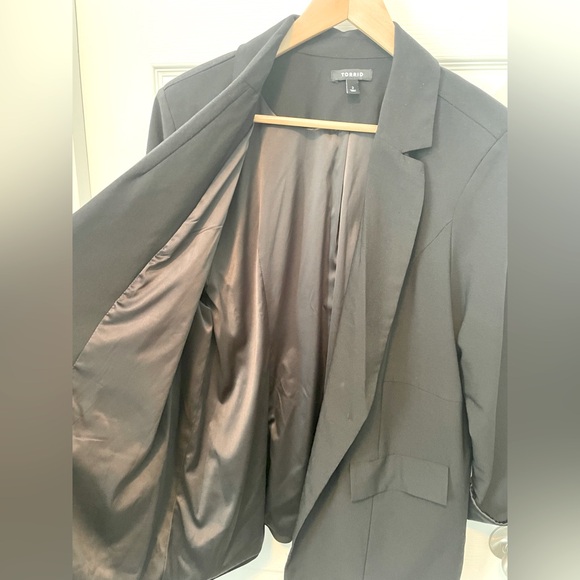 Torrid, size 2 (women’s 2x), black blazer - Picture 5 of 6
